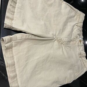 Izod Women's Cream Bermudas size 32
